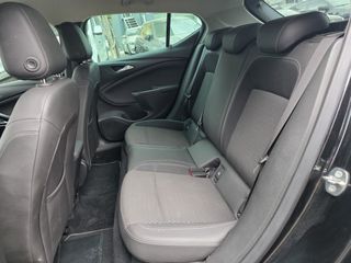 Opel Astra 2017-thumb-16