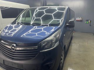 Opel Vivaro 2016-thumb-1