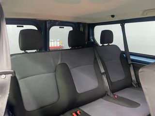 Opel Vivaro 2016-thumb-8