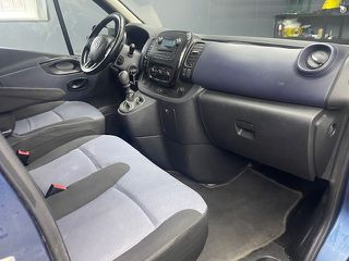Opel Vivaro 2016-thumb-11