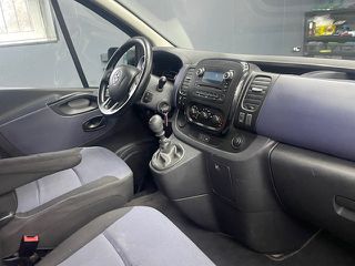 Opel Vivaro 2016-thumb-12