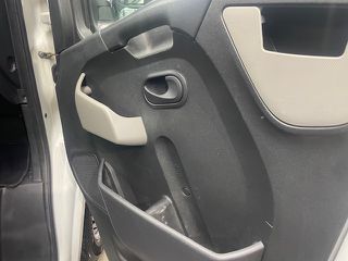 Opel Movano 2015-thumb-13