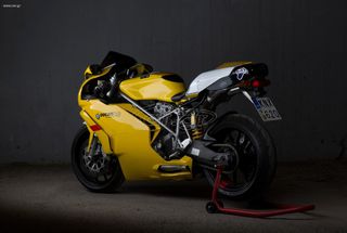 Ducati 749 2005 testastretta-thumb-2