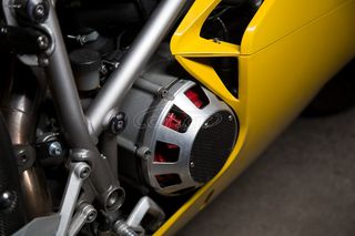 Ducati 749 2005 testastretta-thumb-8