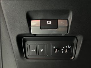 Land Rover Discovery 2021 SPORT/P300e/AWD/ΟΘΟΝΗ/CAMERA/LED/ΔΕΡΜΑ/EU6-thumb-17
