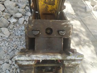 Εκσκαφάκι (διαβολάκι) Komatsu 2006 PC30-thumb-9