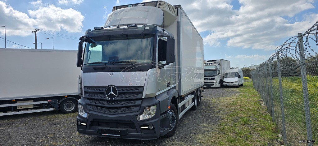 Ψυγείο Mercedes-Benz 2017 2551 Actros
