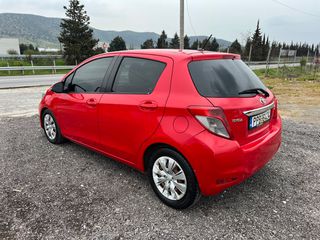 Toyota Yaris 2013-thumb-3