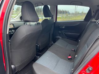 Toyota Yaris 2013-thumb-8