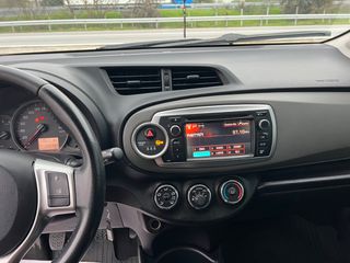 Toyota Yaris 2013-thumb-12