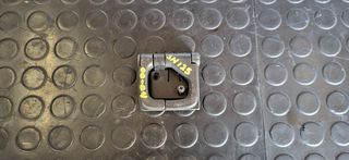 Honda SH 125 2000-04 carb | Γάτζος Ποδιάς