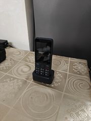 Κινητό Onetouch με κουμπί SOS και φορτιστή Riversong type-c σαν καινούργιο