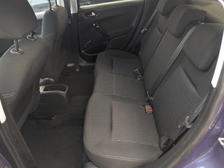 Peugeot 208 2016-thumb-5