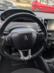 Peugeot 208 2016-thumb-8