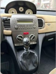 Lancia Ypsilon 2005