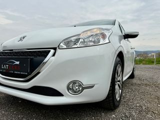 Peugeot 208 2015 Book service !!-thumb-6