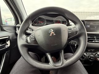 Peugeot 208 2015 Book service !!-thumb-13