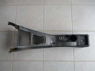 Κονσόλα χειρόφρενου με ποτηροθήκες από Alfa Romeo Giulietta 2010-2016