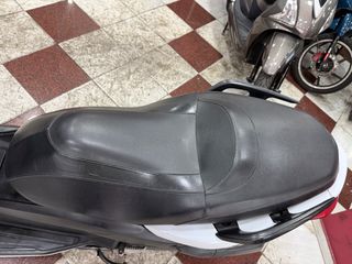 Yamaha XMAX 250 2011-thumb-8