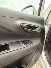 Fiat Punto 2015-thumb-10