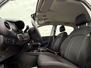Fiat Punto 2015-thumb-11