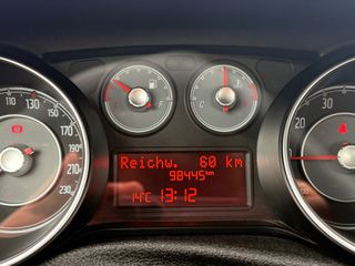 Fiat Punto 2015-thumb-14