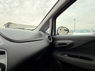 Fiat Punto 2015-thumb-17