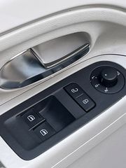 Volkswagen Up 2016 automatic-thumb-9