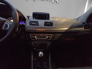 Renault Megane 2012-thumb-13