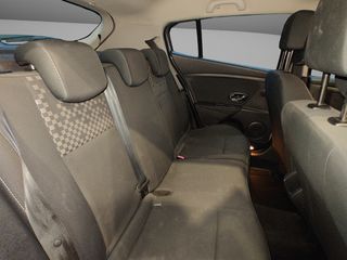 Renault Megane 2012-thumb-17
