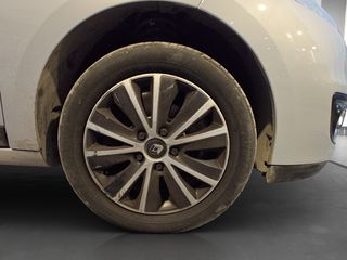 Renault Megane 2012-thumb-20