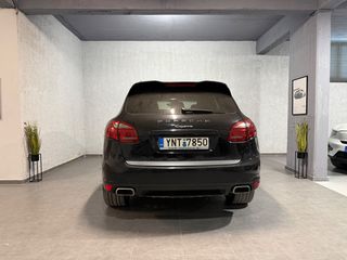 Porsche Cayenne 2010-thumb-14