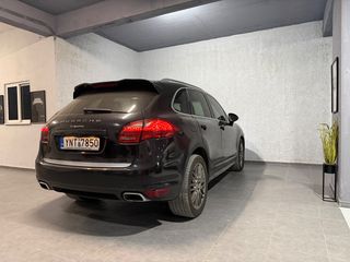 Porsche Cayenne 2010-thumb-17