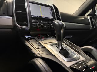 Porsche Cayenne 2010-thumb-27