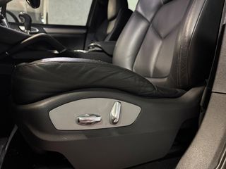 Porsche Cayenne 2010-thumb-31