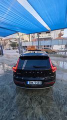 Volvo XC40 2022 momentum-thumb-3