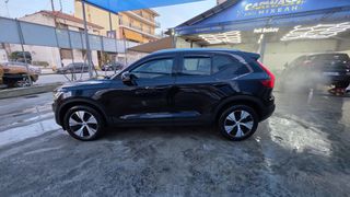 Volvo XC40 2022 momentum-thumb-7