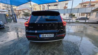 Volvo XC40 2022 momentum-thumb-9