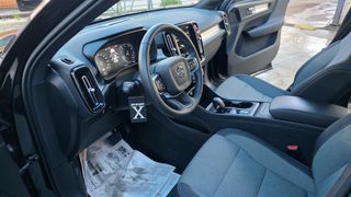 Volvo XC40 2022 momentum-thumb-11