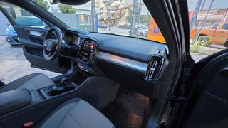 Volvo XC40 2022 momentum-thumb-13