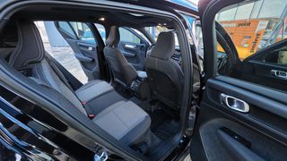 Volvo XC40 2022 momentum-thumb-14