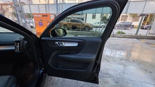 Volvo XC40 2022 momentum-thumb-15