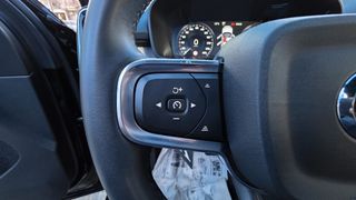 Volvo XC40 2022 momentum-thumb-26
