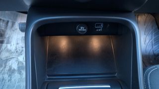Volvo XC40 2022 momentum-thumb-30