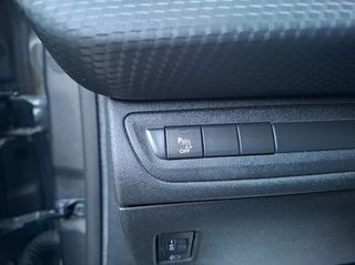 Peugeot 2008 2018-thumb-21