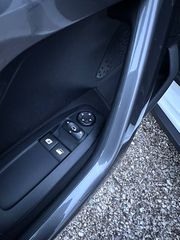 Peugeot 2008 2017-thumb-24