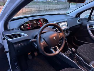 Peugeot 2008 2017-thumb-26