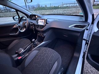 Peugeot 2008 2017-thumb-35