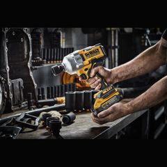 DEWALT Μπουλονόκλειδο Μπαταρίας 18V XR 1/2" Brushless 2x5Ah (DCF961H2T)