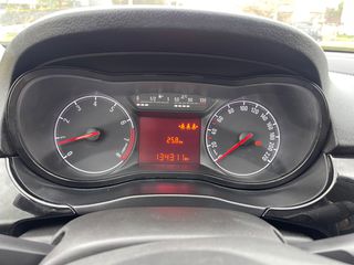 Opel Corsa 2015 1.4 COLOR EDITION-thumb-46